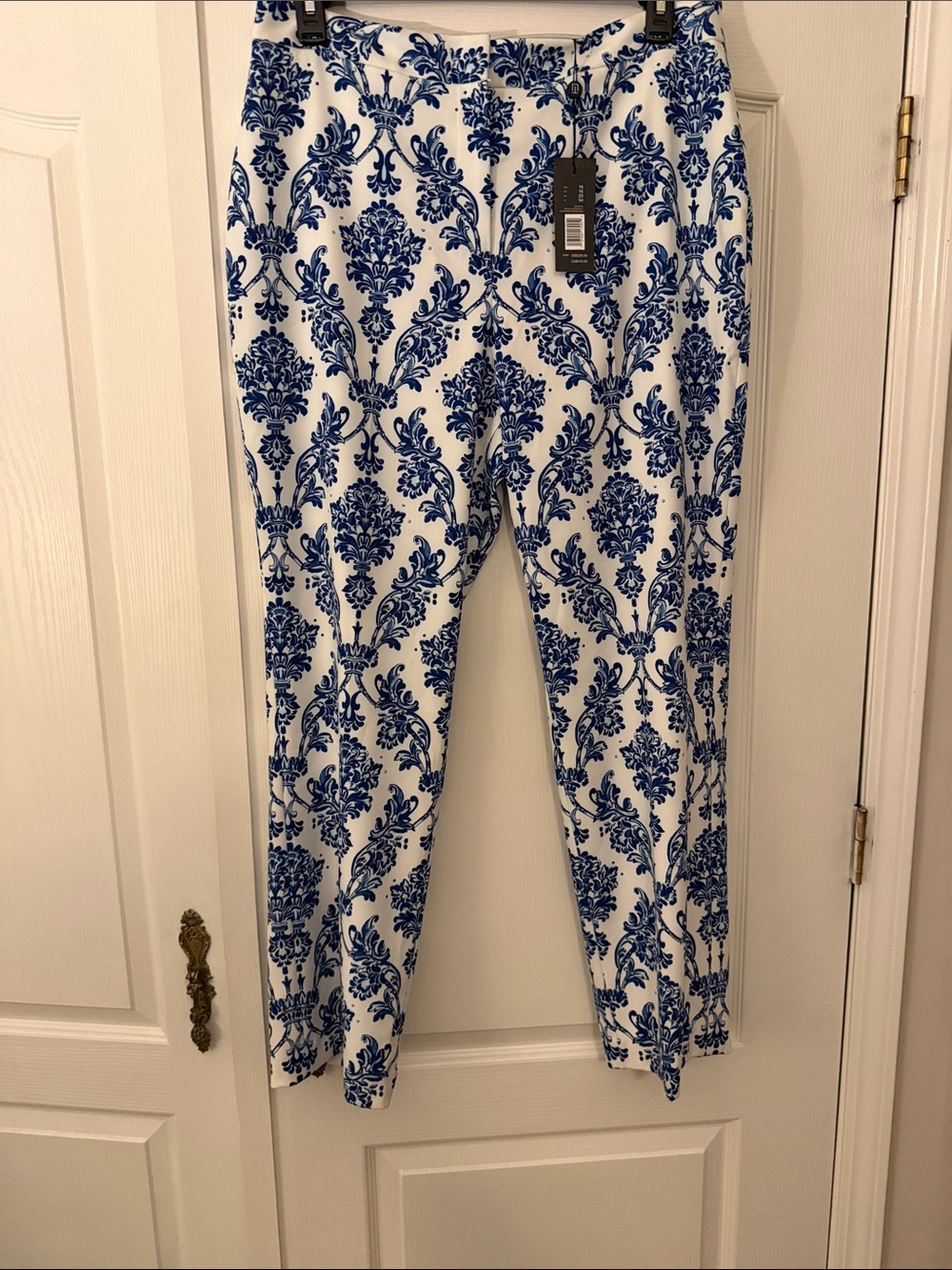 Elie Tahari Runway Collection Blue and White Damask Print Pants. Size 16 NWT - Picture 5 of 6